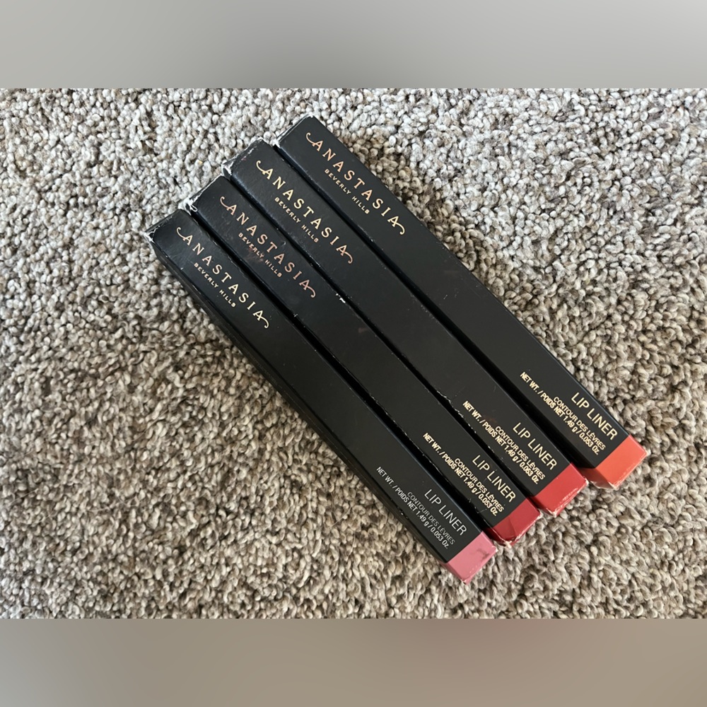 Anastasia Beverly Hills Lip Liner